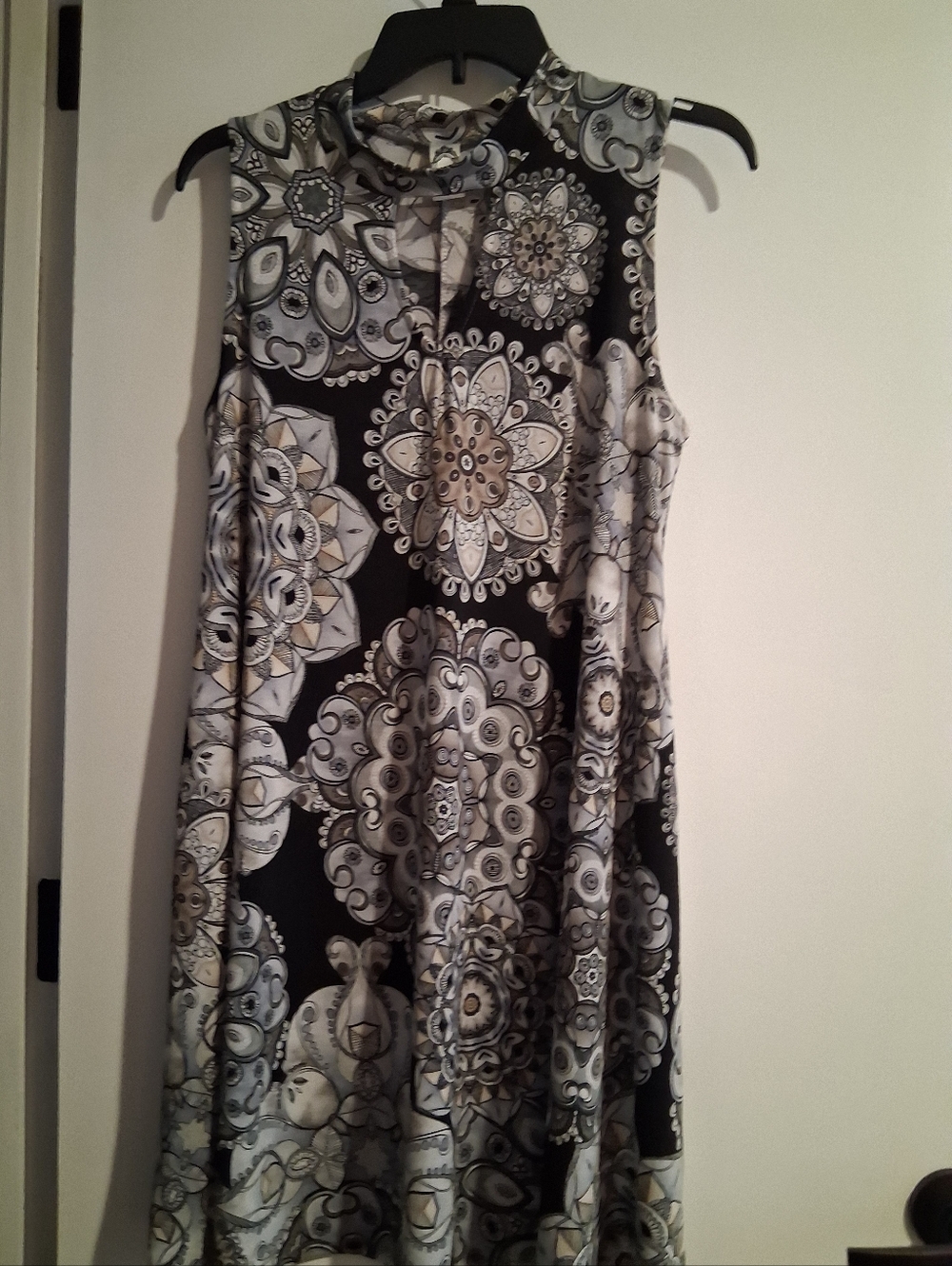 Honeyme Sleeveless Black & White Mandala Print Dress